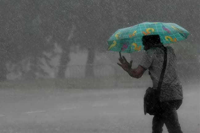 Showery condition to temporarily enhance after tomorrow