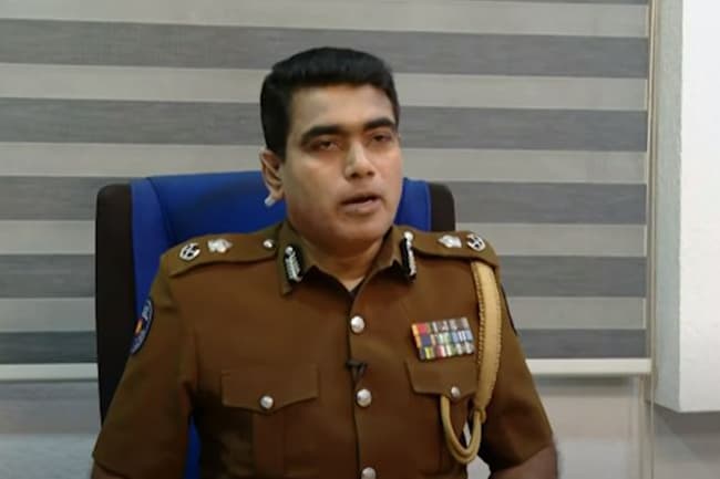 Nearly 900 police checkpoints operative during two-day countrywide curfew