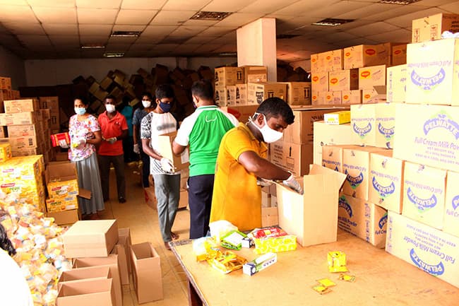 Foreign Ministry dispatches essential items to Sri Lankans in Maldives