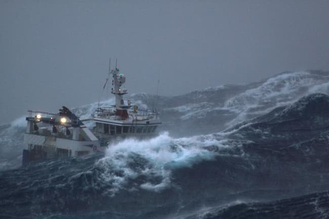 Met. Dept. issues advisory for strong winds and rough seas