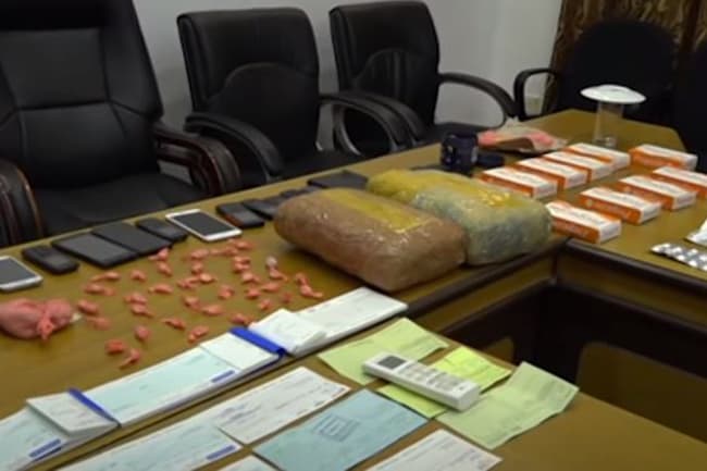 Seven including females arrested for throwing contraband into Negombo Prison