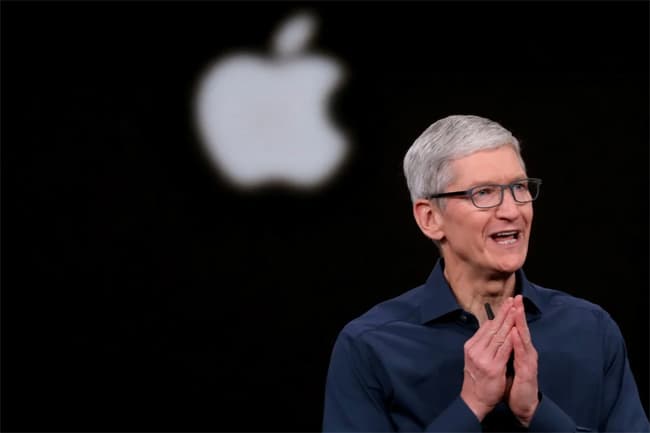 Apple boss Tim Cook joins the billionaires club