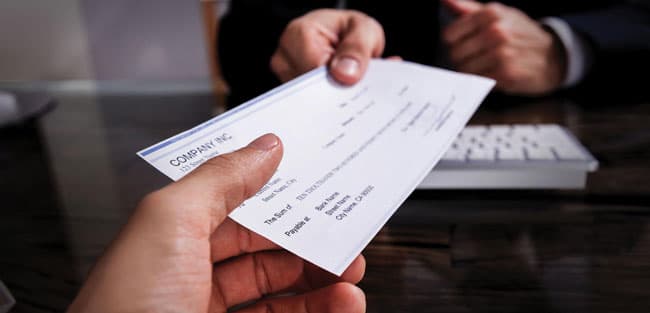 Man caught committing fraud worth Rs 10 mn using fake cheques