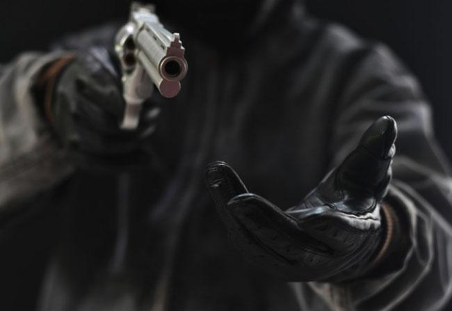 Armed robbers make away with Rs 30 mn from businessman’s home