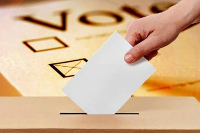 PM looks into amending election laws to grant voting rights to Lankan expats