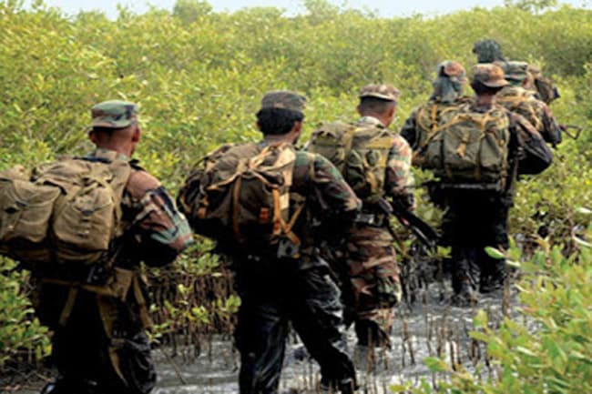 Shootout between army personnel & 03 armed men at Cheddikulam jungle area