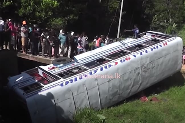 Nearly a dozen injured as bus overturns at Halpe