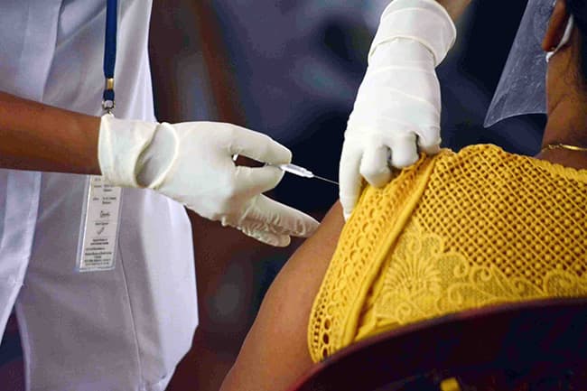 People who received AstraZeneca’s first dose urged not to take Sinopharm jabs