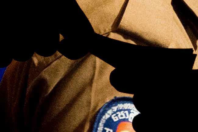 Two constables interdicted for taking bribe to release quarantine law flouter