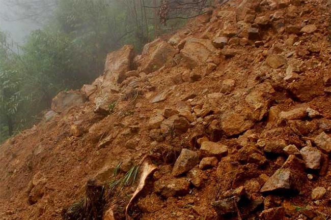 Four persons missing, another dead in earth slips