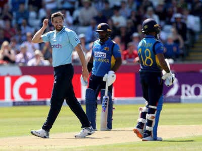 Sri Lanka bowled out for 185 in first ODI