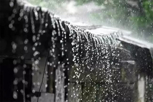 Showers or thundershowers in several areas in late hours of Tuesday