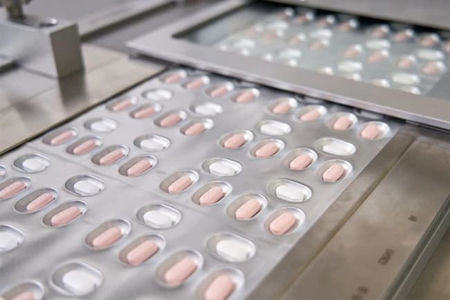 U.S. authorizes Pfizer’s oral COVID-19 treatment, first for at-home use