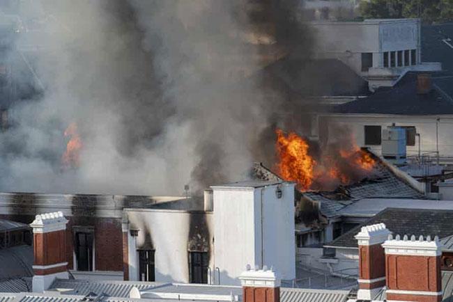 Fire hits South Africa’s parliament building in Cape Town