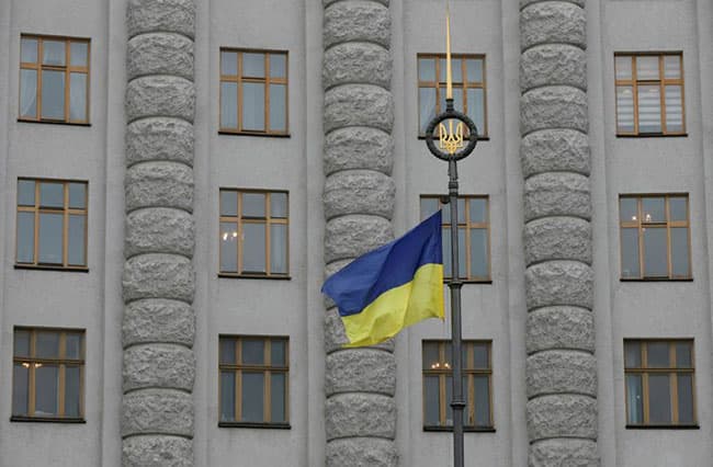 Cyberattack hits Ukraine as US warns Russia could be prepping for war