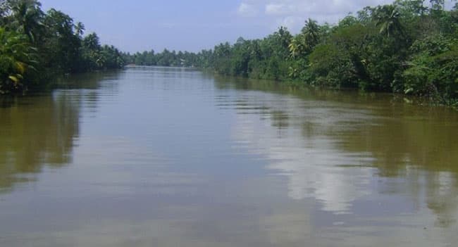 Two persons drown in Kalu Ganga, child missing