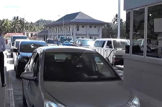 Heavy traffic at Mirigama Exit on Central Expressway