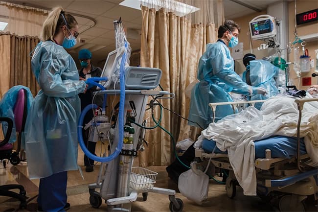 U.S. coronavirus deaths surpass 900,000, driven in part by Omicron surge