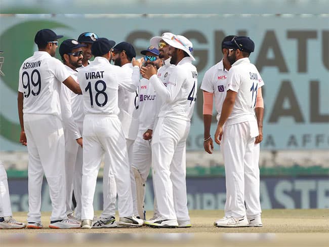 Jadeja takes five wickets as Sri Lanka fold for 174