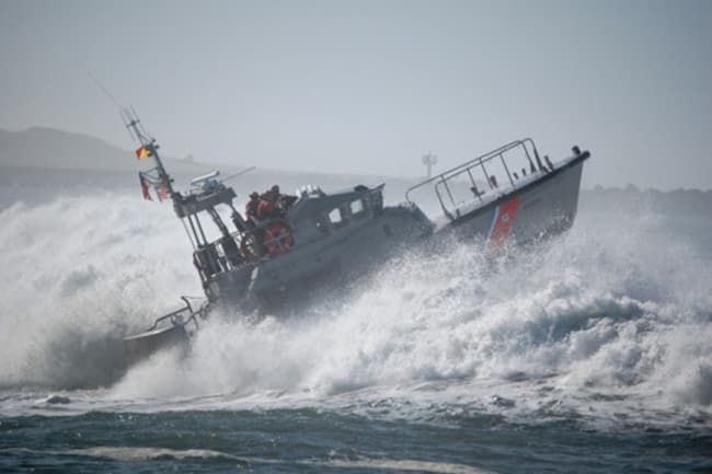 Naval and fishing communities advised not to venture into sea