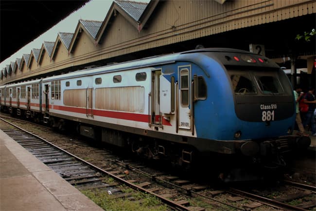 Locomotive engine operators temporarily call off trade union action