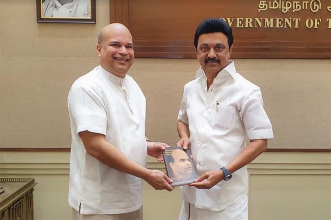 TN chief minister assures more supplies of essential commodities to Sri Lanka