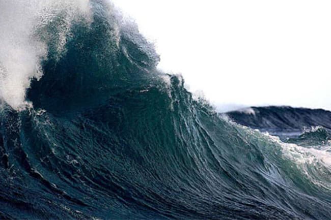 High swell waves, strong winds expected in sea areas