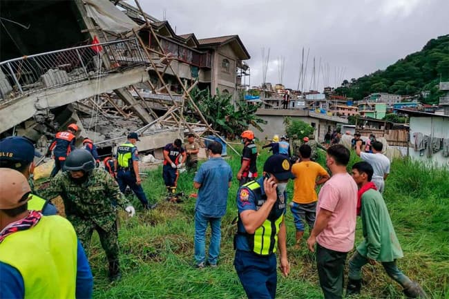 Powerful 7.1 earthquake strikes Philippines