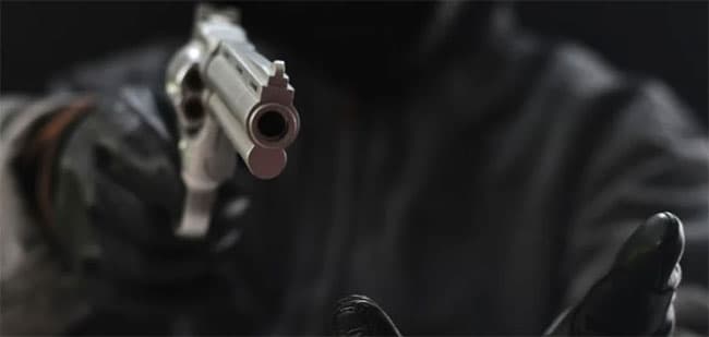 Robbery reported at pharmacy in Pannipitiya