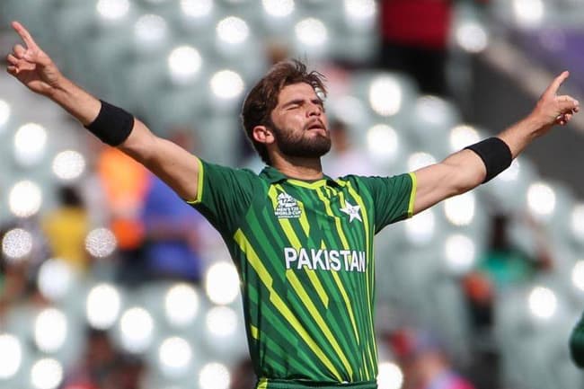 Afridi stars as Pakistan make T20 semis