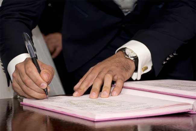 Sri Lanka signs over 100 agreements with foreign investors in 2022