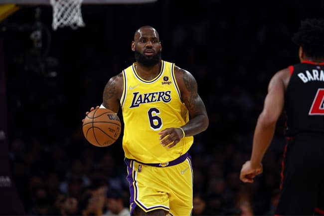 LeBron James breaks NBA’s all-time scoring record, surpassing Kareem Abdul-Jabbar