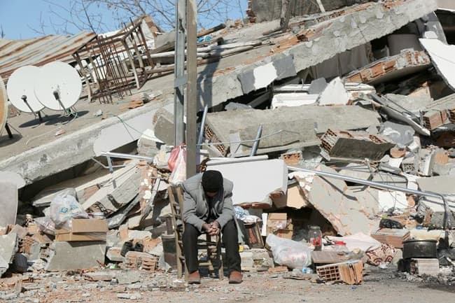 Earthquake death toll tops 28,000, Turkey starts legal action