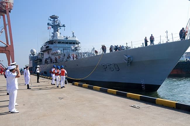 INS ‘Sukanya’ arrives in Colombo on official visit