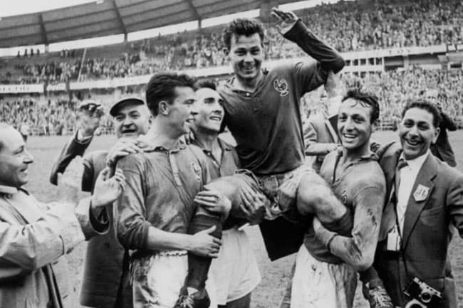 France’s Just Fontaine, who scored record 13 goals at 1958 World Cup, dies at 89