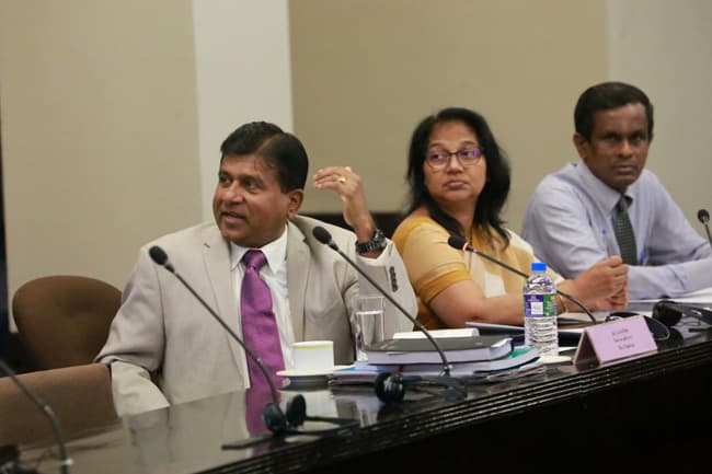 Parliamentary Select Committee discusses future of non-governmental higher education institutes
