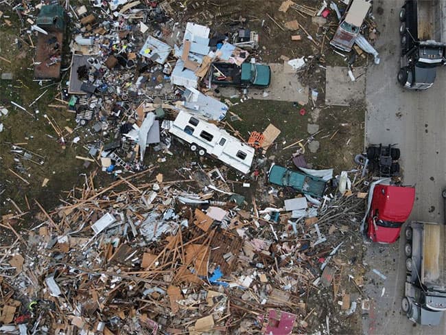 Death toll tops 20 as storm takes aim at eastern U.S.