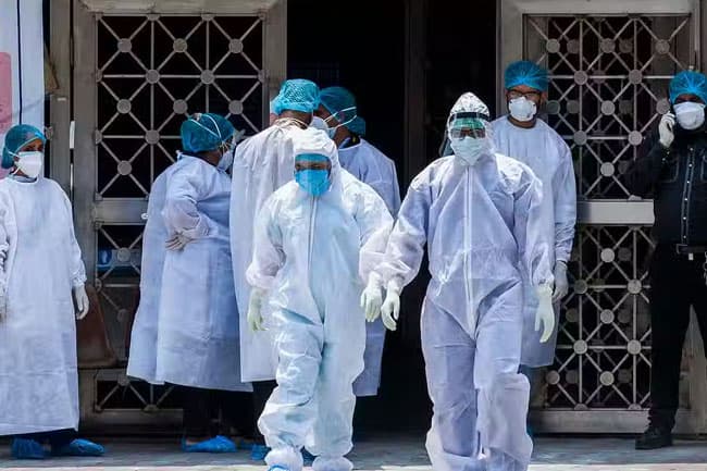 Indian hospitals on alert as Covid-19 cases rise