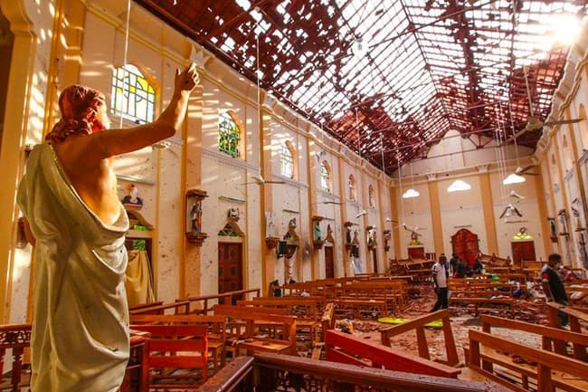 Public Security Min. hands over PCoI report on Easter Attacks to Catholic Church