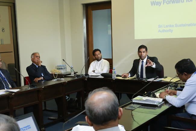 Minister discusses progress of 2030 Renewable Energy roadmap