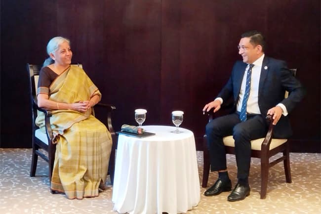 Sri Lanka in talks with India to boost bilateral ties and economic partnership