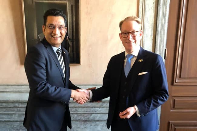 Sabry holds talks with Swedish counterpart on bolstering trade, investments