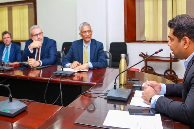 Minister discusses power sector reforms with World Bank team