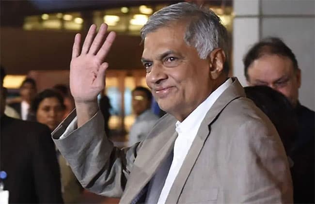 President leaves for official visit to Singapore and Japan