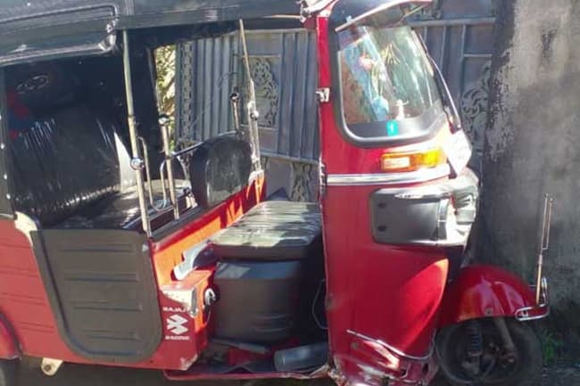 Man killed, wife injured in shooting at Habaraduwa