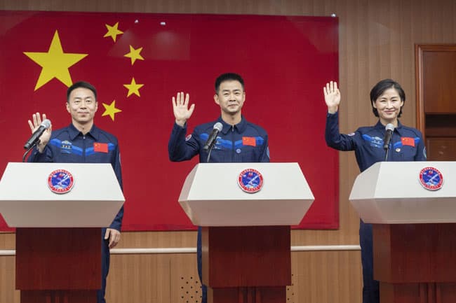 China plans to land astronauts on moon before 2030, another step in what looks like a new space race