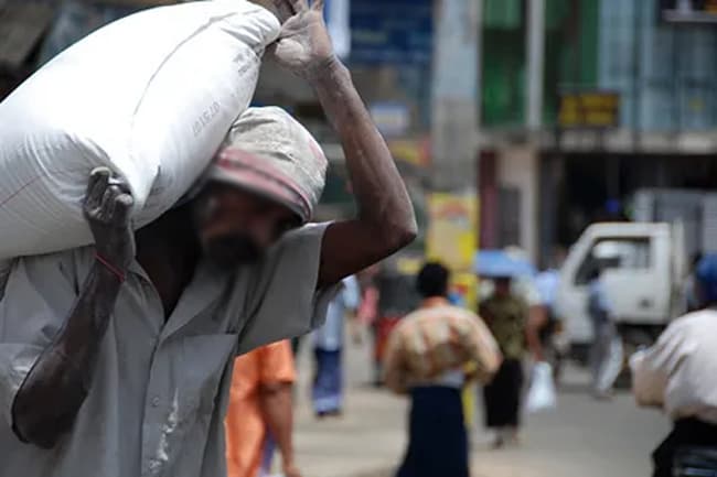 Govt mulls amending labour laws