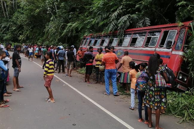 18-year-old dies in deadly bus accident