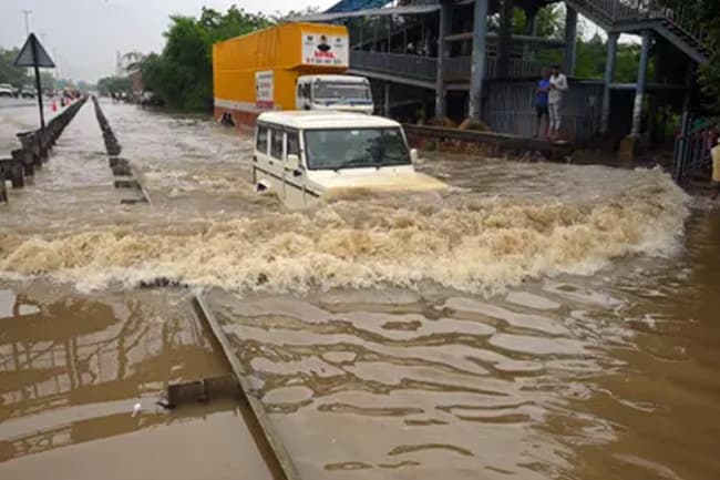 Torrential rain, floods kill 22 across northern India