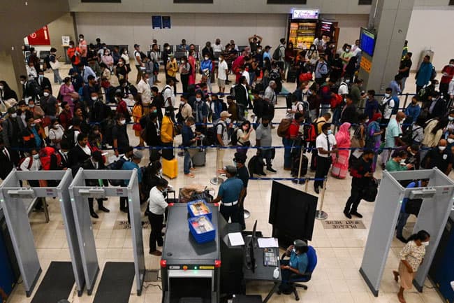 Thousands of skilled workers leaving Sri Lanka, mostly for Gulf